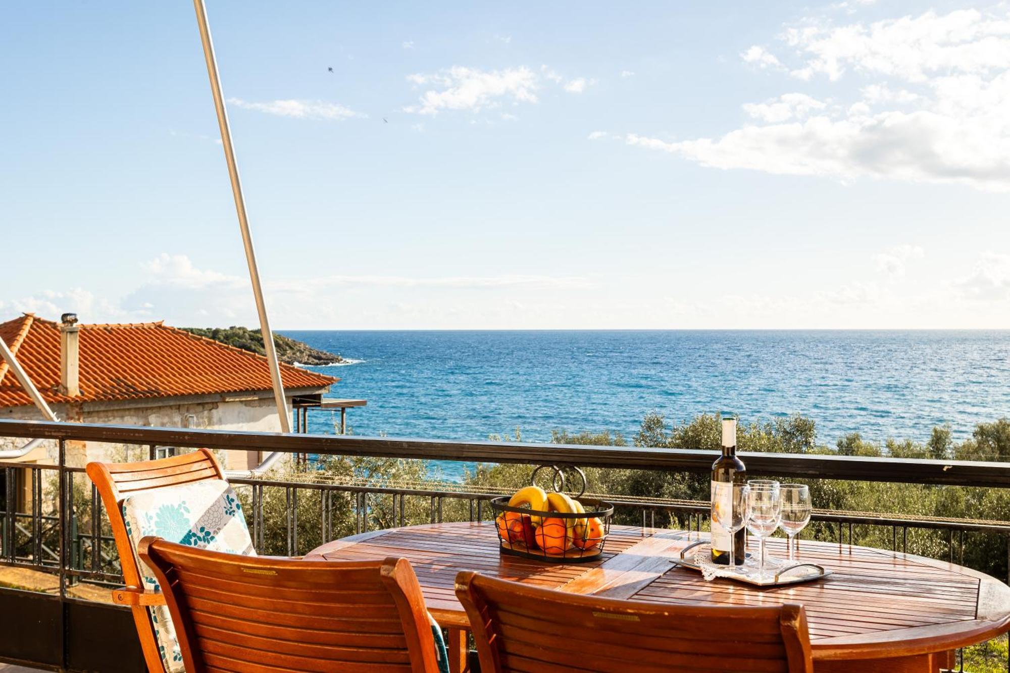 Sunset Serenity - Kardamili Seaside Getaway Экстерьер фото